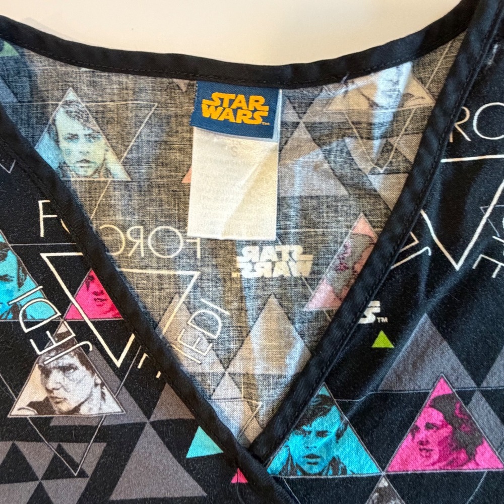 Lot of 6 Womens Scrub Tops Star Wars Greys Anatomy Cherokee Bundle S - Picture 8 of 12